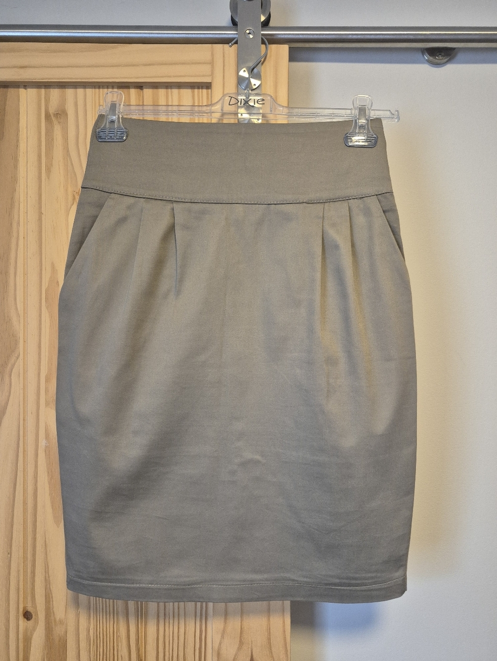 Classic Taupe Pencil Skirt Italy - Picture 2 of 16